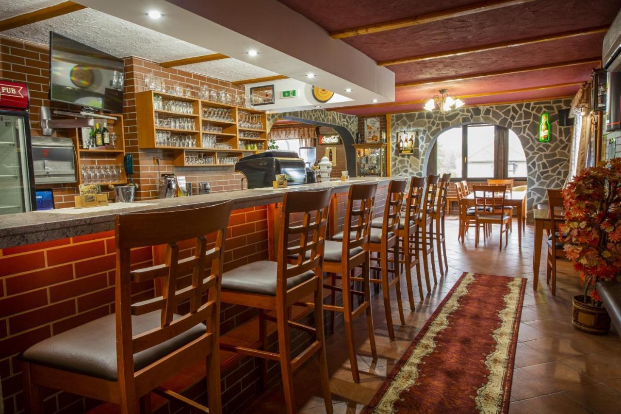 依格考酒店 Rožnov pod Radhoštěm 外观 照片