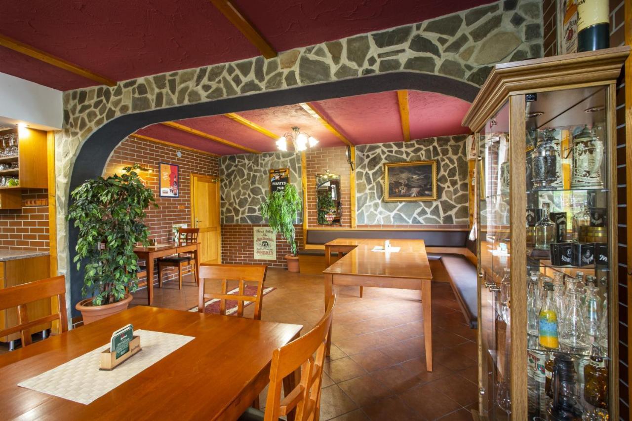 依格考酒店 Rožnov pod Radhoštěm 外观 照片