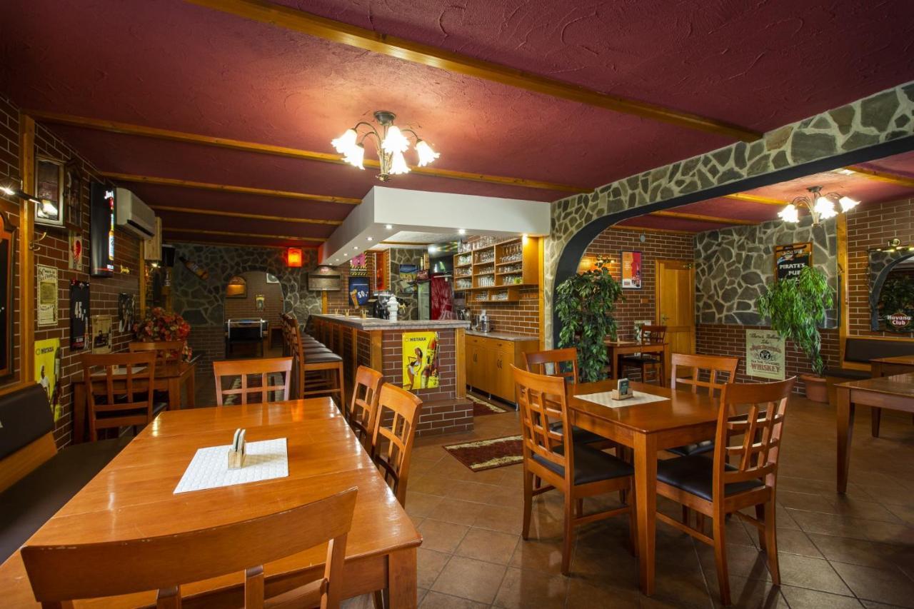 依格考酒店 Rožnov pod Radhoštěm 外观 照片
