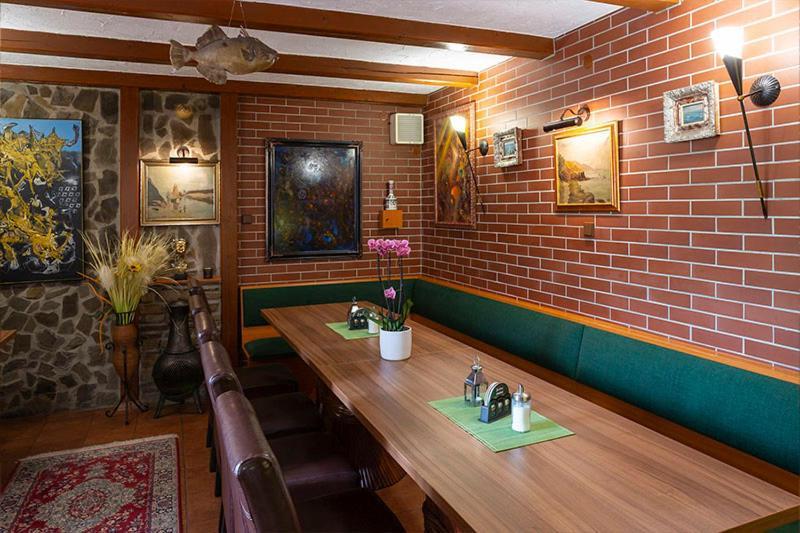 依格考酒店 Rožnov pod Radhoštěm 外观 照片