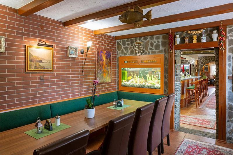 依格考酒店 Rožnov pod Radhoštěm 外观 照片