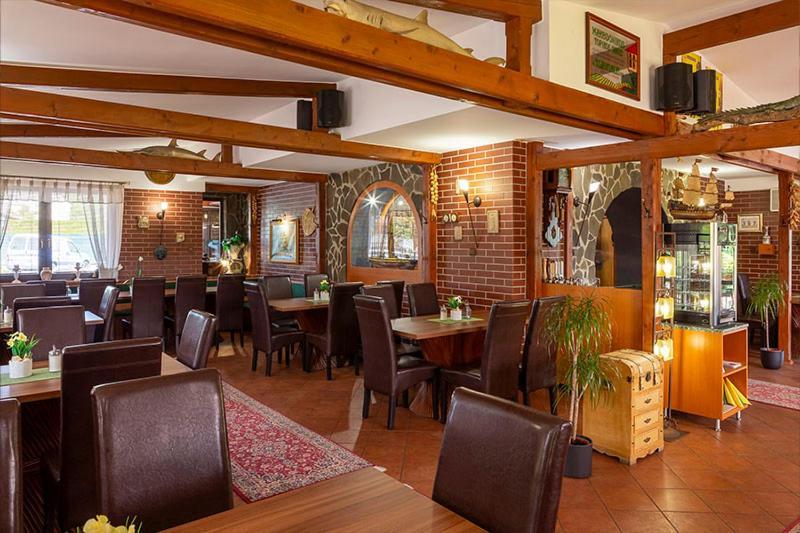 依格考酒店 Rožnov pod Radhoštěm 外观 照片